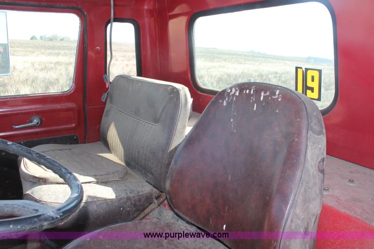 image for item C2896 1981 International Cargostar truck cab and chassis