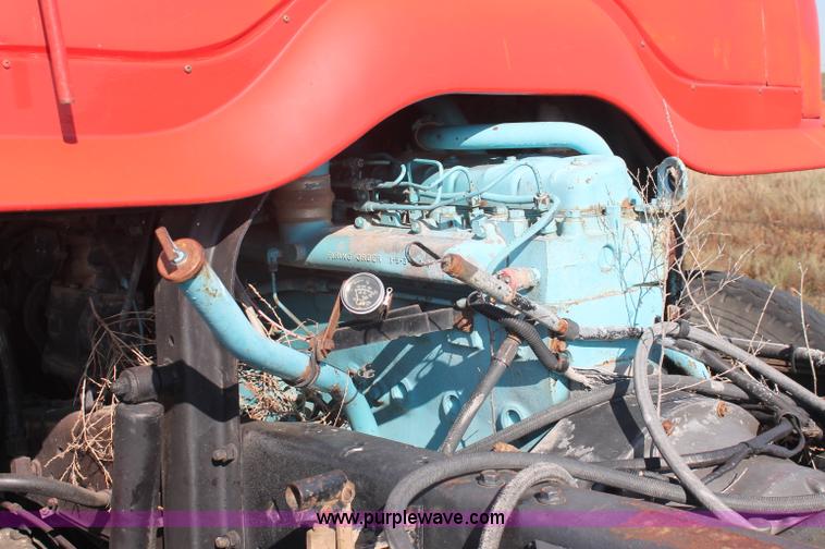 image for item C2896 1981 International Cargostar truck cab and chassis