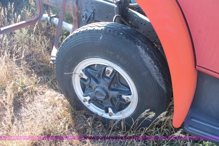 image for item C2896 1981 International Cargostar truck cab and chassis