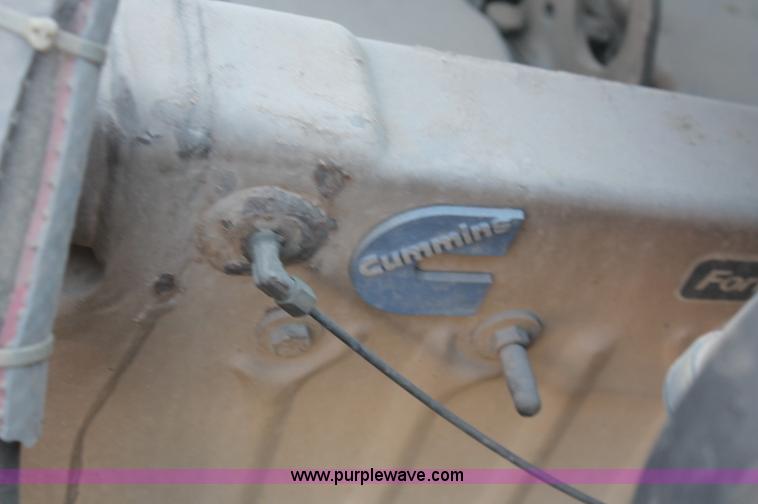 image for item C2902 1986 International S2600 semi truck