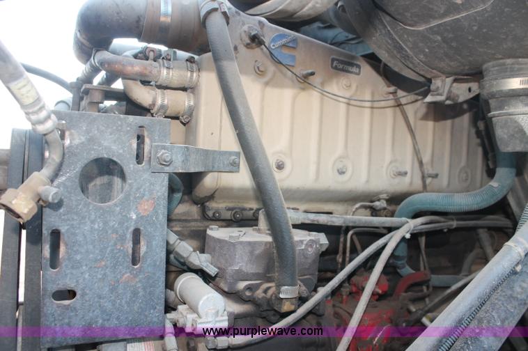 image for item C2902 1986 International S2600 semi truck