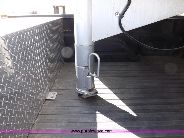 image for item F6105 1989 Tommy's Trailers tandem axle enclosed gooseneck trailer