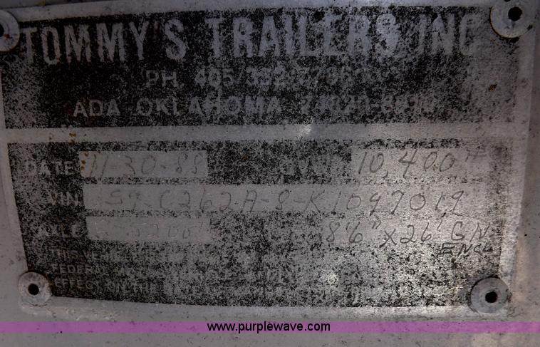 image for item F6105 1989 Tommy's Trailers tandem axle enclosed gooseneck trailer