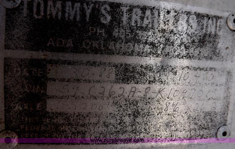 image for item F6105 1989 Tommy's Trailers tandem axle enclosed gooseneck trailer