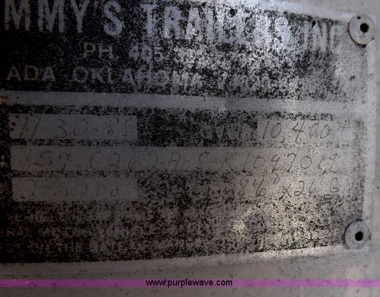 image for item F6105 1989 Tommy's Trailers tandem axle enclosed gooseneck trailer