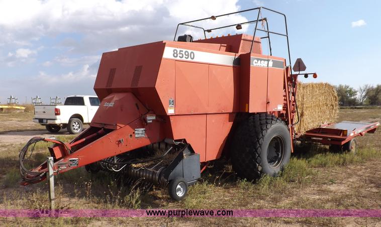 image for item F6107 2001 Case IH 8590 baler with accumulator