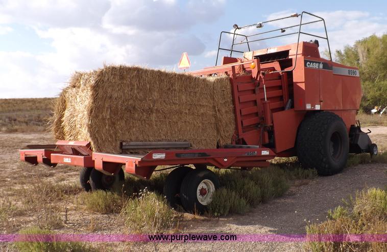 image for item F6107 2001 Case IH 8590 baler with accumulator