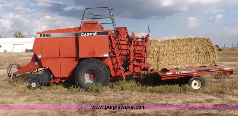 image for item F6107 2001 Case IH 8590 baler with accumulator