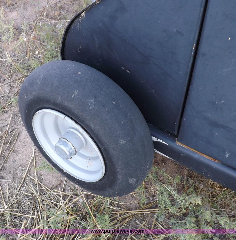 image for item F6107 2001 Case IH 8590 baler with accumulator