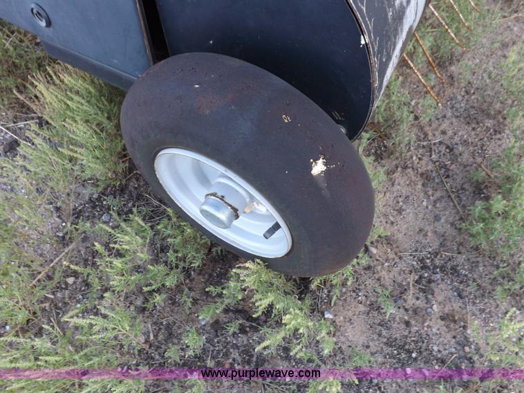 image for item F6107 2001 Case IH 8590 baler with accumulator