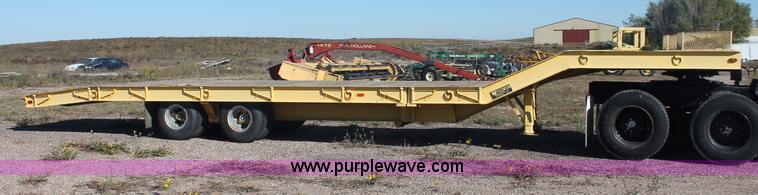 image for item F6110 1976 Wisconsin 40' drop deck trailer