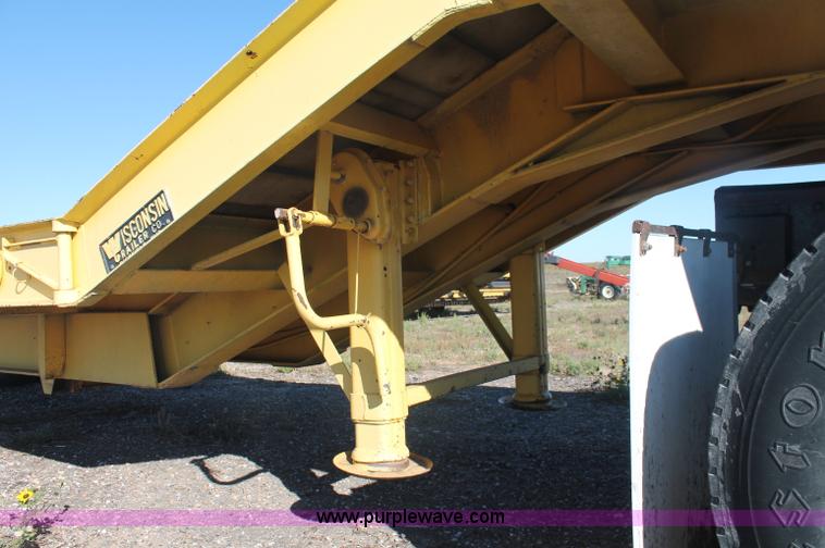 image for item F6110 1976 Wisconsin 40' drop deck trailer