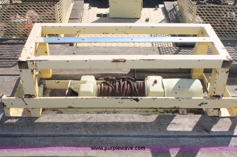 image for item F6110 1976 Wisconsin 40' drop deck trailer