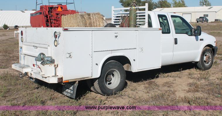 image for item F6131 2001 Ford F350 XL Super Duty Extended Cab service truck