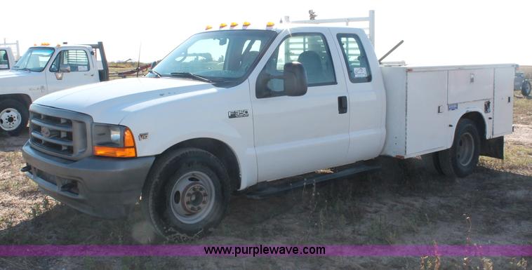 image for item F6131 2001 Ford F350 XL Super Duty Extended Cab service truck