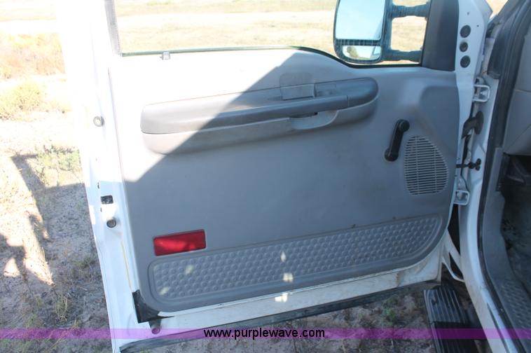 image for item F6131 2001 Ford F350 XL Super Duty Extended Cab service truck