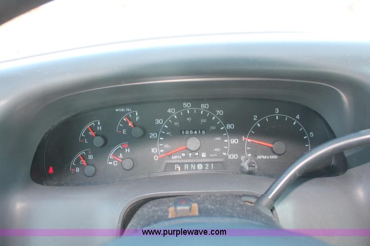 image for item F6131 2001 Ford F350 XL Super Duty Extended Cab service truck