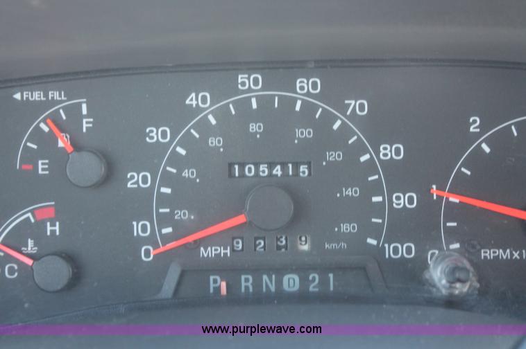 image for item F6131 2001 Ford F350 XL Super Duty Extended Cab service truck