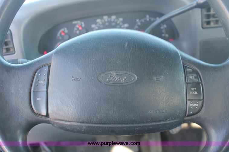 image for item F6131 2001 Ford F350 XL Super Duty Extended Cab service truck