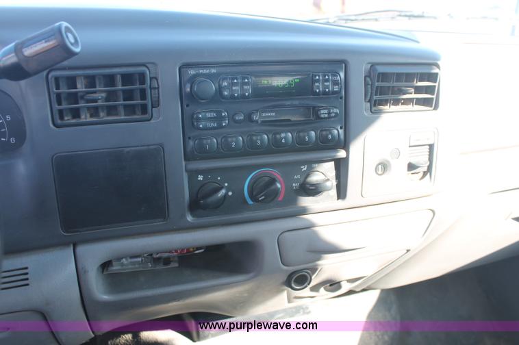 image for item F6131 2001 Ford F350 XL Super Duty Extended Cab service truck