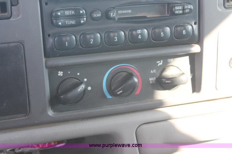 image for item F6131 2001 Ford F350 XL Super Duty Extended Cab service truck