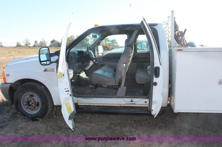 image for item F6131 2001 Ford F350 XL Super Duty Extended Cab service truck