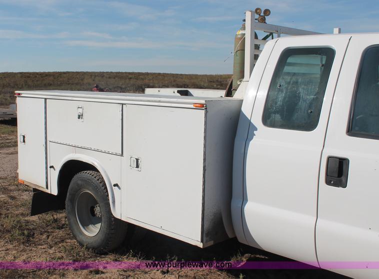 image for item F6131 2001 Ford F350 XL Super Duty Extended Cab service truck