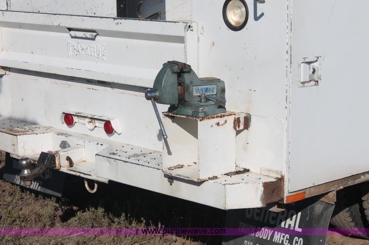 image for item F6131 2001 Ford F350 XL Super Duty Extended Cab service truck