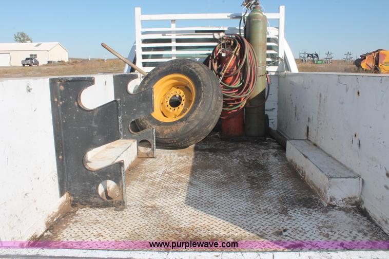 image for item F6131 2001 Ford F350 XL Super Duty Extended Cab service truck