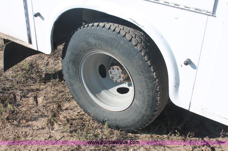 image for item F6131 2001 Ford F350 XL Super Duty Extended Cab service truck