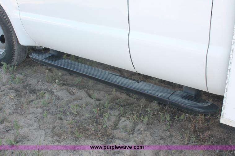 image for item F6131 2001 Ford F350 XL Super Duty Extended Cab service truck