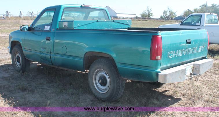 image for item F6132 1995 Chevrolet Cheyenne 1500 pickup truck