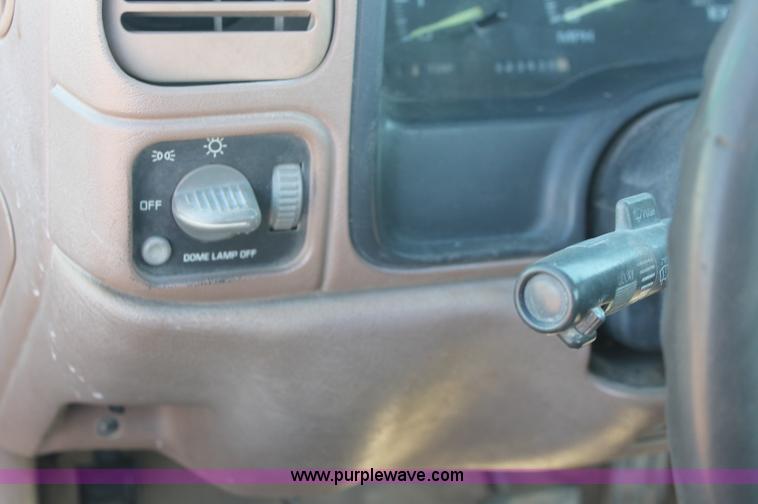 image for item F6132 1995 Chevrolet Cheyenne 1500 pickup truck