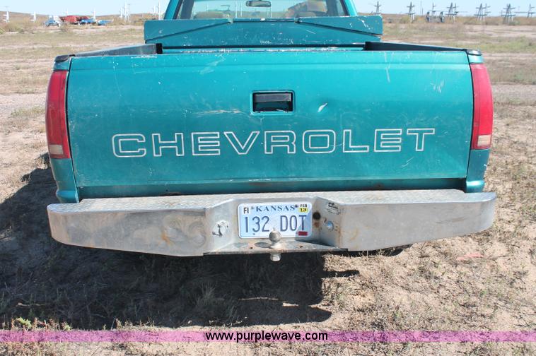 image for item F6132 1995 Chevrolet Cheyenne 1500 pickup truck