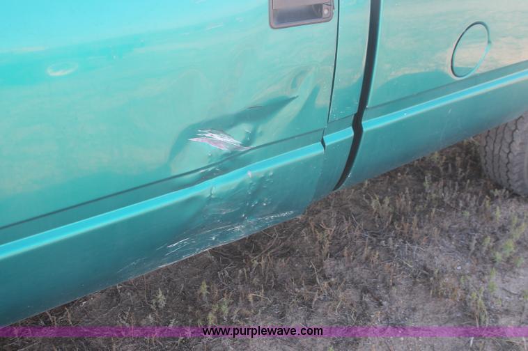 image for item F6132 1995 Chevrolet Cheyenne 1500 pickup truck