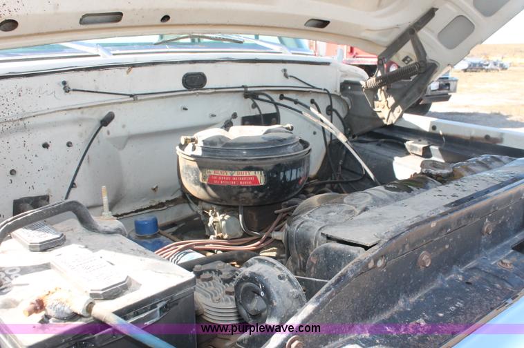 image for item F6136 1969 Ford 600 flatbed truck