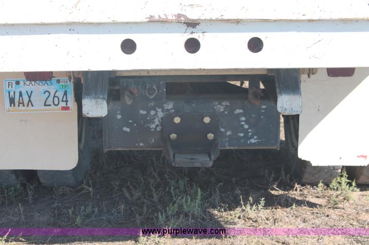 image for item F6136 1969 Ford 600 flatbed truck