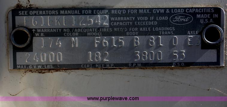 image for item F6136 1969 Ford 600 flatbed truck