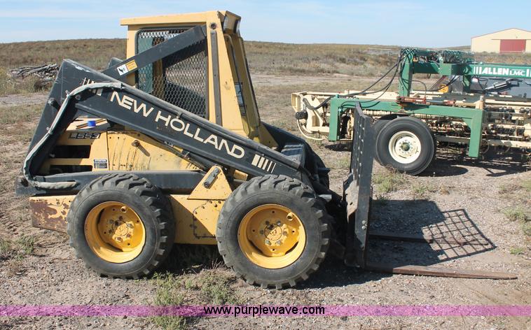 image for item F6137 1988 New Holland L553 skid steer
