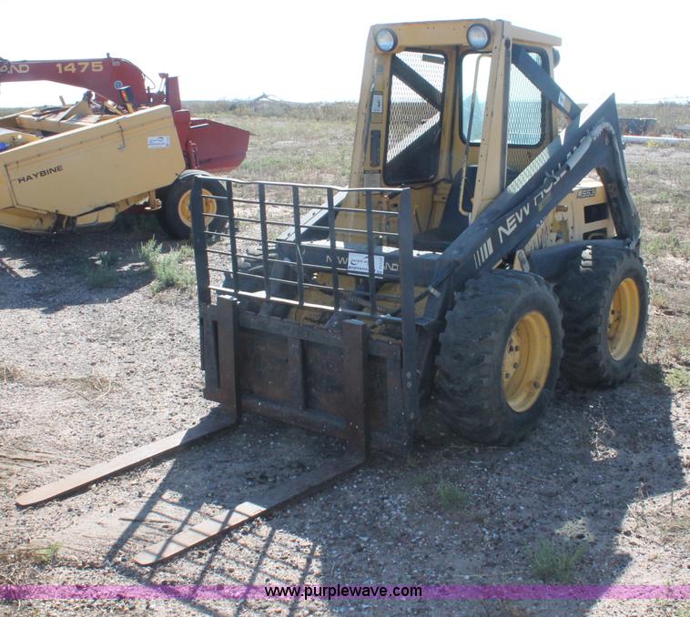 image for item F6137 1988 New Holland L553 skid steer