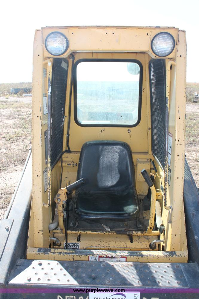 image for item F6137 1988 New Holland L553 skid steer