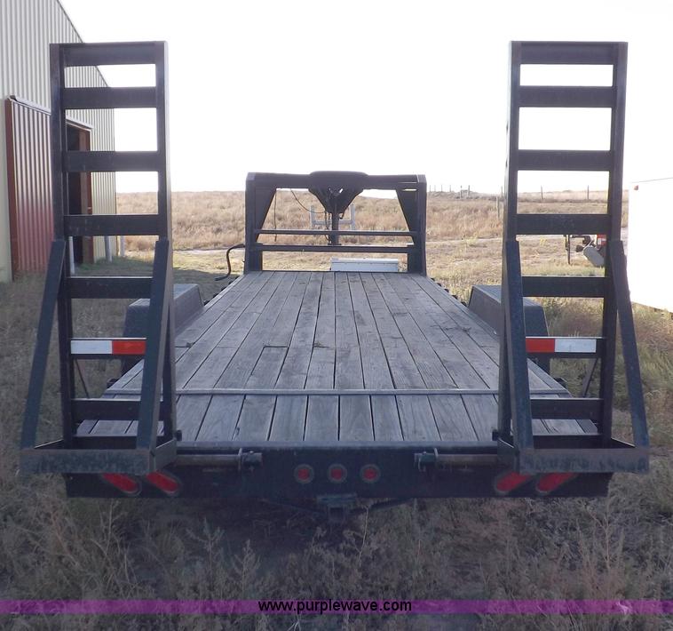 image for item F6138 2003 PJ 24' gooseneck trailer