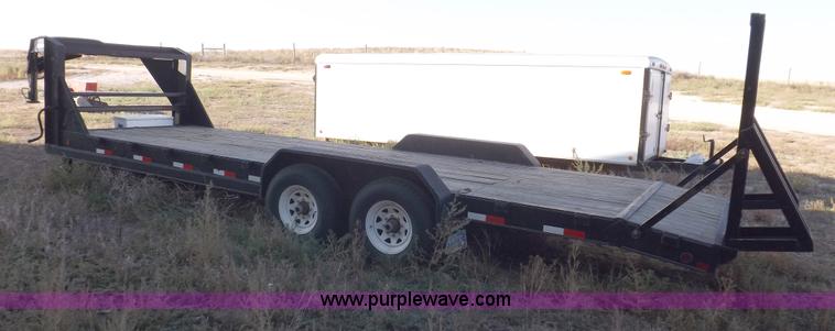 image for item F6138 2003 PJ 24' gooseneck trailer