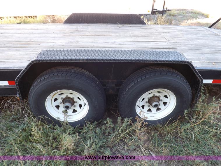 image for item F6138 2003 PJ 24' gooseneck trailer