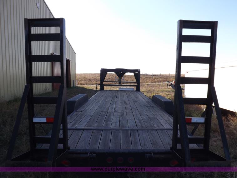 image for item F6138 2003 PJ 24' gooseneck trailer