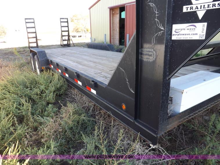 image for item F6138 2003 PJ 24' gooseneck trailer