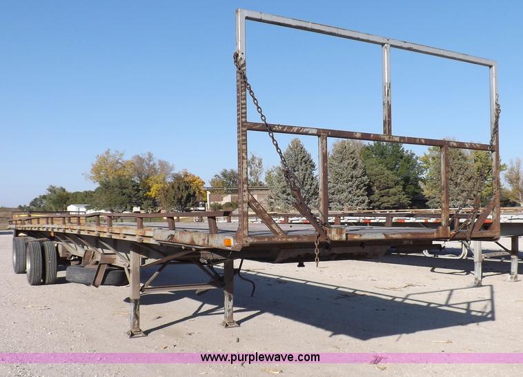 image for item F6174 1991 Miller 53' flatbed trailer