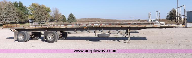 image for item F6174 1991 Miller 53' flatbed trailer