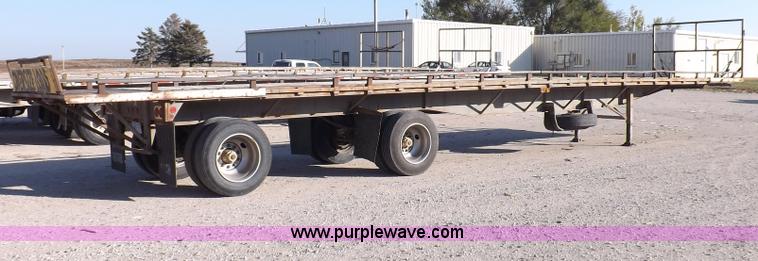 image for item F6174 1991 Miller 53' flatbed trailer