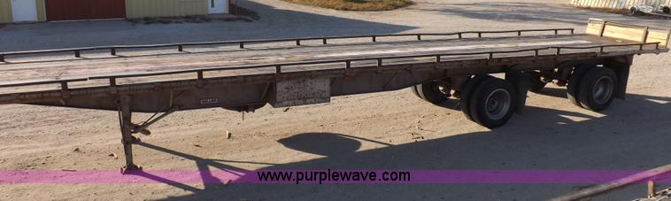 image for item F6174 1991 Miller 53' flatbed trailer